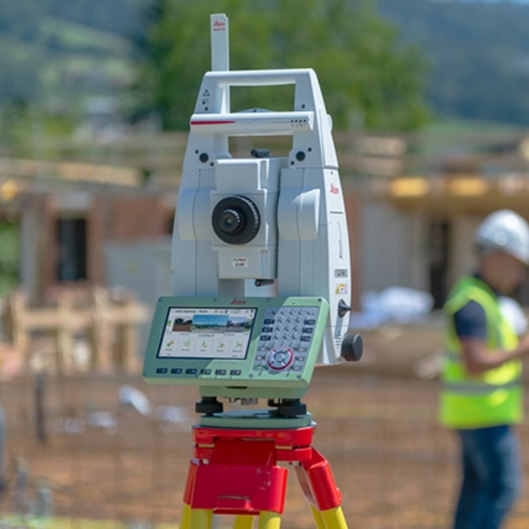 Robotic Total Station (Leica TS16)